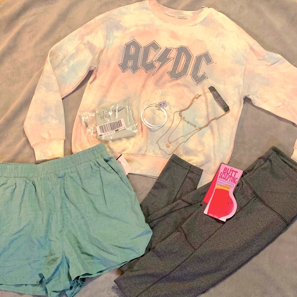 Medium Clothing/Accessory Bundle